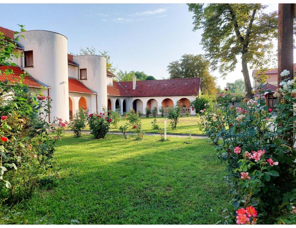 Gosztonyi Villa Siofok Luaran gambar
